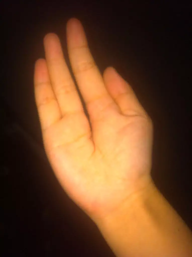 3、能進去三根手指是不是說明正常的:買鞋應該買後面能去一個手指的還是正好的？