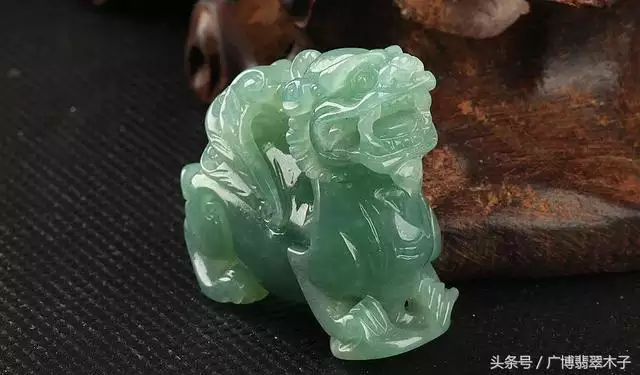 属牛可以戴玉手镯吗，生肖牛适合佩戴什么玉