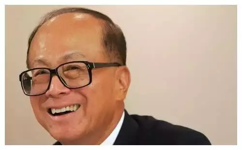 5、李嘉诚几两几钱命:李嘉诚有多少钱？