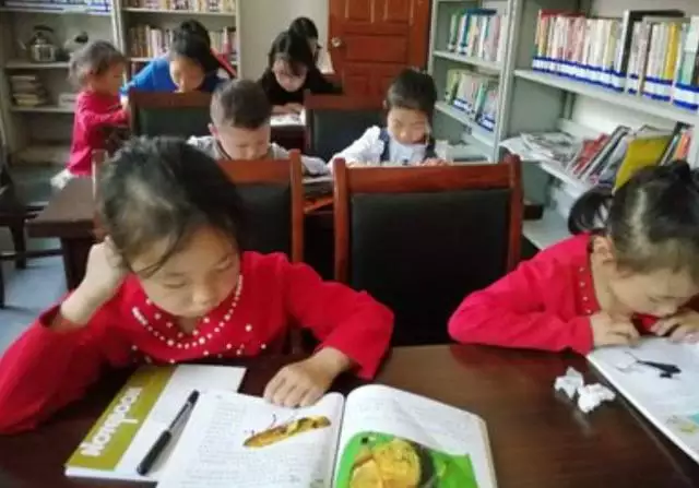 022年年齡表圖片，出生年月和年齡對照表"