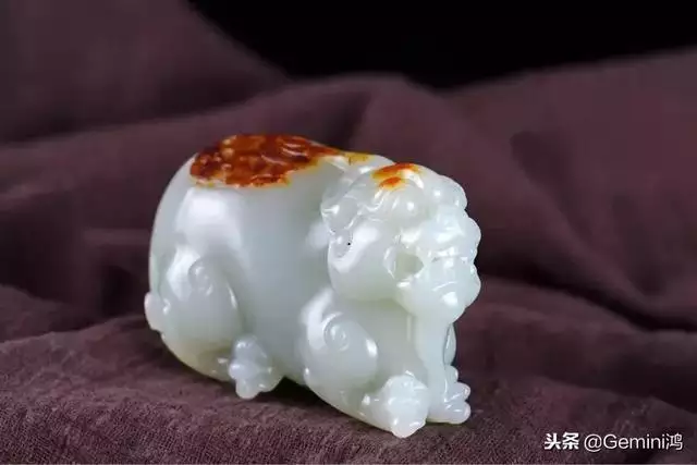 属虎女戴什么玉吊坠更好，属虎的适合戴什么玉石