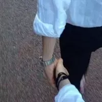 誰有非常相似情侶頭像嘛？最好是那種唯美意境的那...