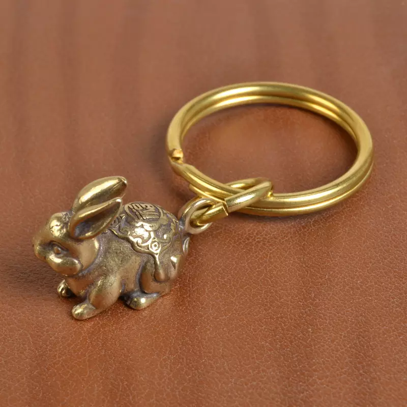 3、相合的属相可以佩戴车钥匙吗:属鸡的人车钥匙上佩戴什么吉祥物