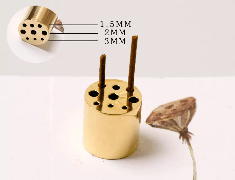 5、十二支香怎么插法:上香的时候香怎样插