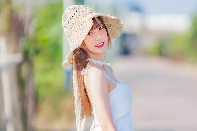 9年女2022年運勢如何，1976年2022年運勢如何"