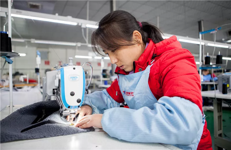 4、10個人的服裝加工廠年利潤:20人的服裝代加工廠，一年有多少利潤