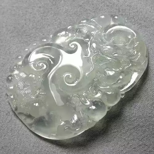 属虎的女人适合戴玉镯吗,火命的人适合带玉器吗