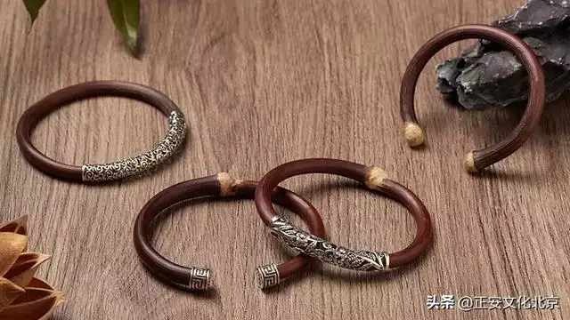 濕氣重的人適合戴什麼首飾，去濕氣最快的 