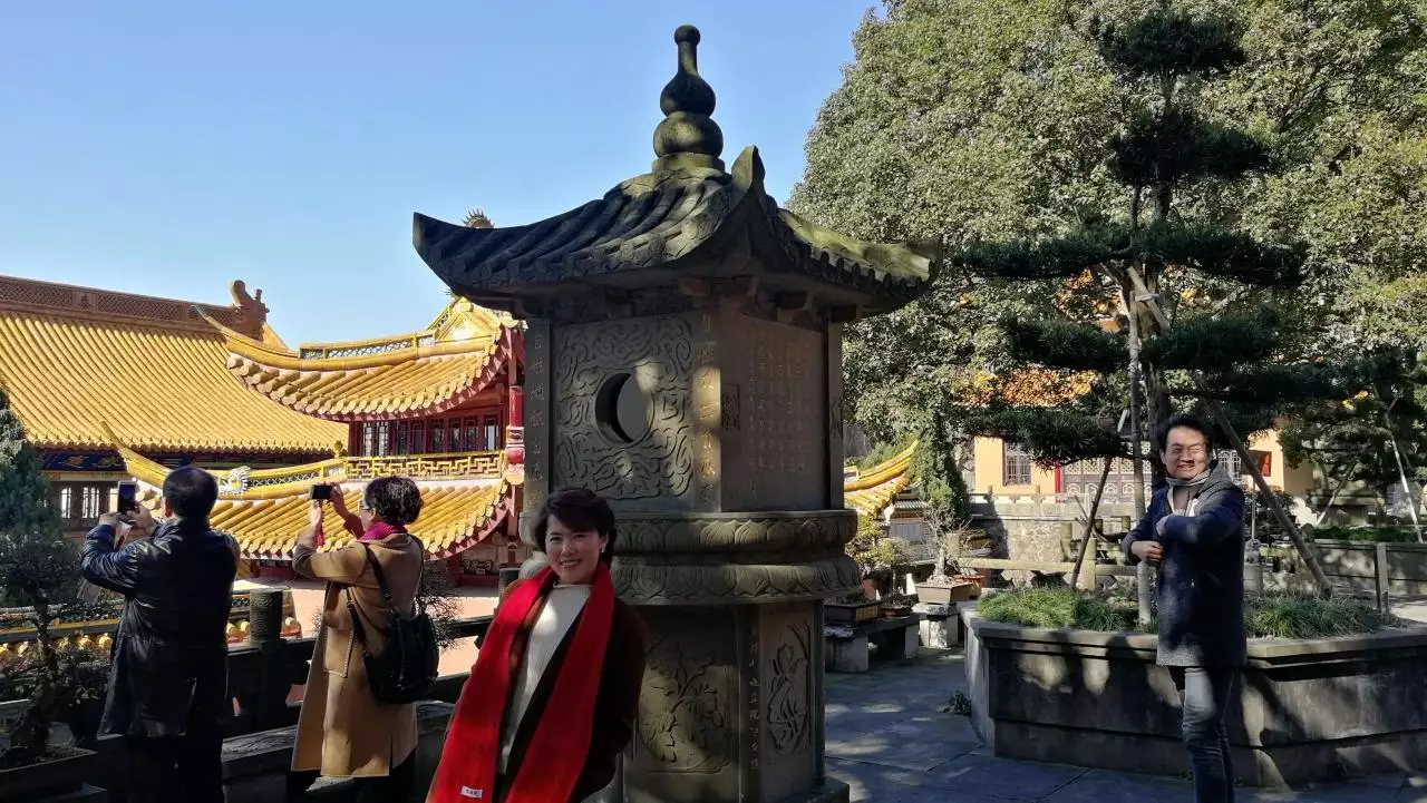 1、女性烧出命香意味着什么:烧香是命香是什么意思