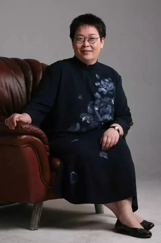 屬蛇女65年感情姻緣2022年，1965年屬蛇女2022年運勢
