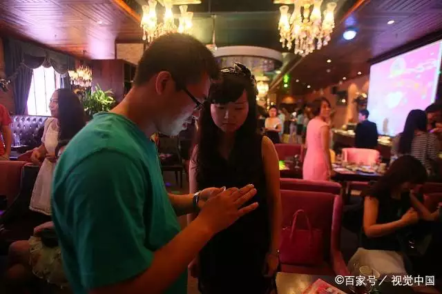3、和相親對象車裡坐了四次:**第二次見相親男，**次坐他的車，大家幫我分析下吧