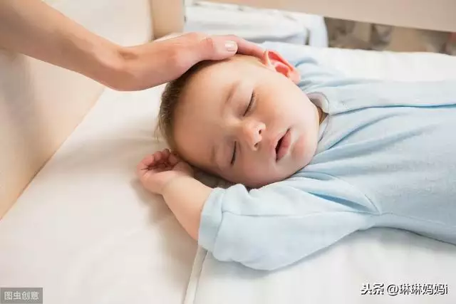 寶寶成長一月哭二月順口溜，嬰兒順口溜三翻四坐