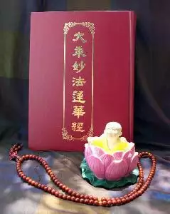 2、供桌上的香灰怎么处理:家里烧香后的香灰堆满了，该怎么处理？