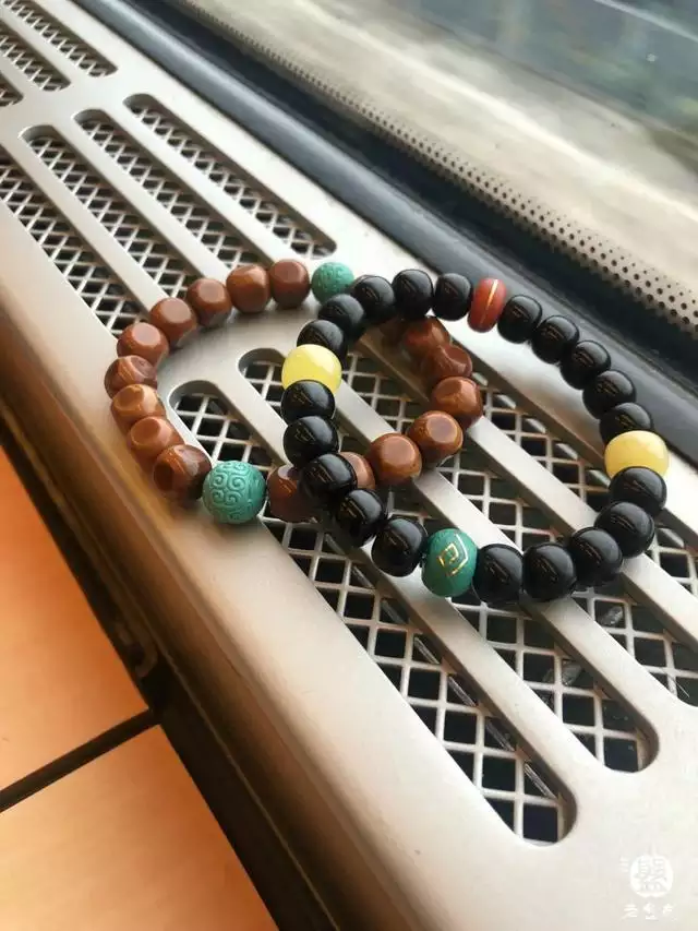 男人脖子上戴什么好，男人佩戴什么招财辟邪