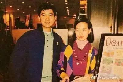 2、晚年何超瓊談陳百強:何超瓊已為還為前男友陳百強扶靈，為何不顧眾人看法?