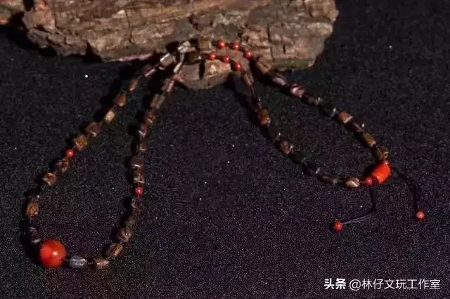 屬狗的人需要佩戴什麼，生肖狗帶狗吊墜