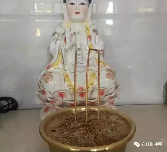 3、如何看烧香的香头:给财神上香如何看香头