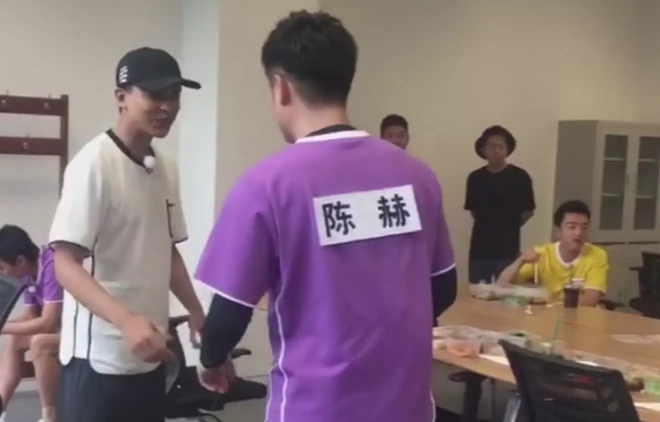 baby郑恺周五情侣：第一季跑男郑恺与baby演情侣是哪一期?