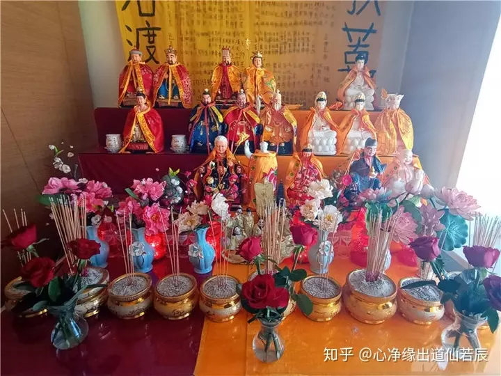1、我刚刚上完香，，左边一支香特别长别的香都快着完了，我一共上了12支是怎么回事？