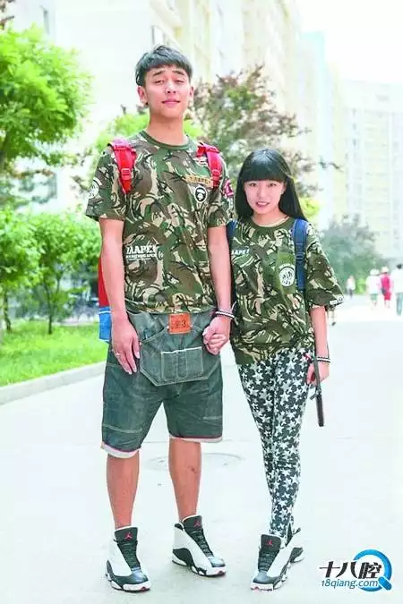 158和183身高差情侶圖