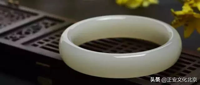 濕氣重的人適合戴什麼首飾，去濕氣最快的 