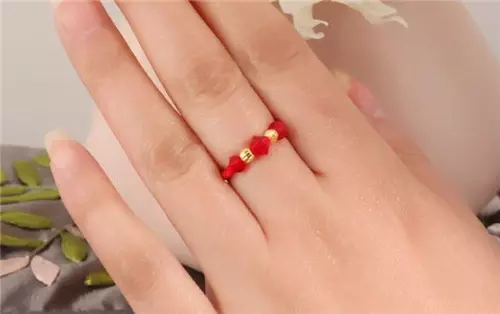 3、女士戴轉運珠戴單數還是雙數:為什麼轉運珠要戴單數不戴雙數