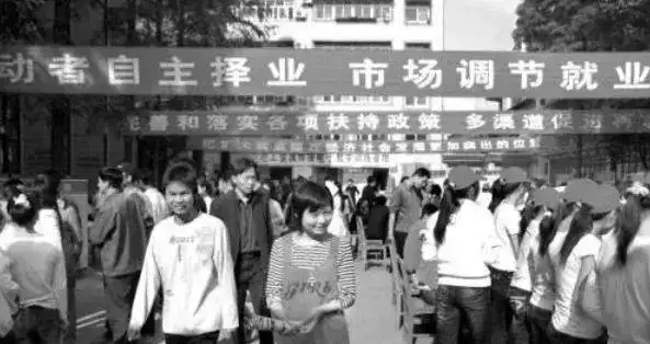 7歲屬雞是几几年，屬雞是9幾年出生的"