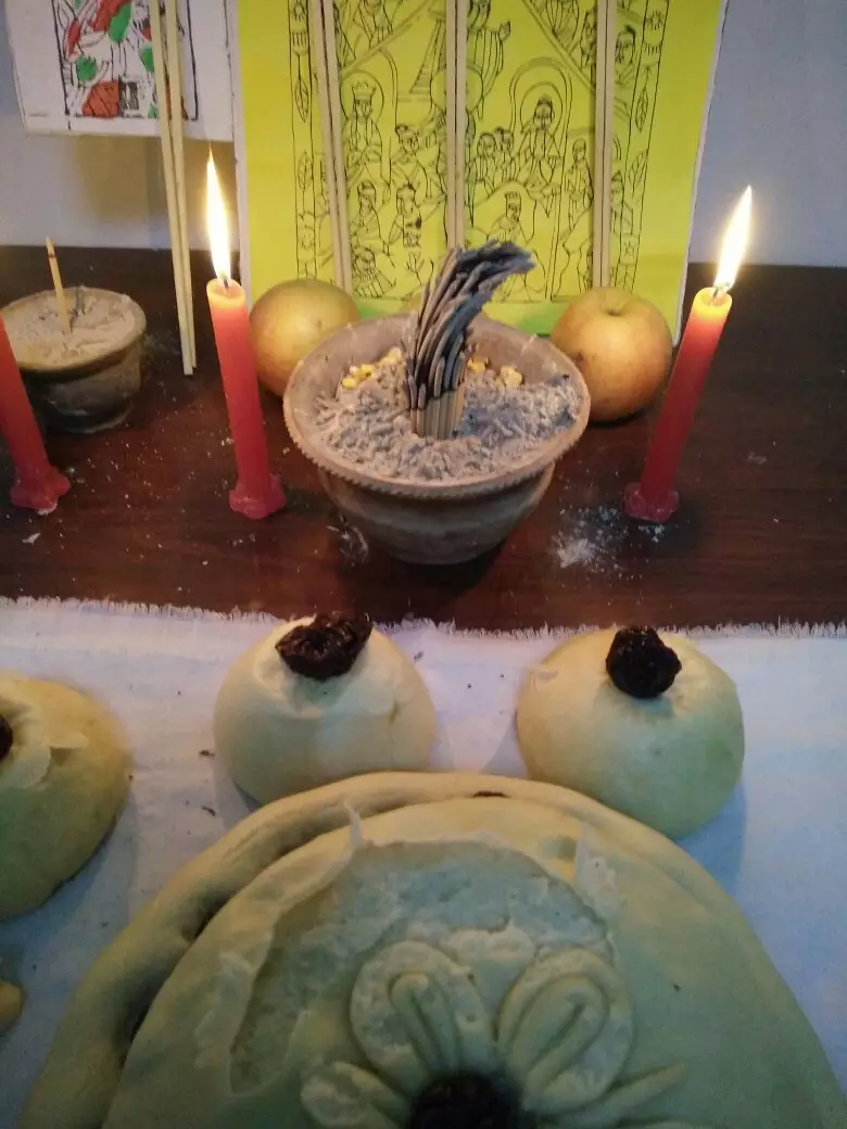 4、香灰满了怎么处理:给上香香灰满了怎样办?