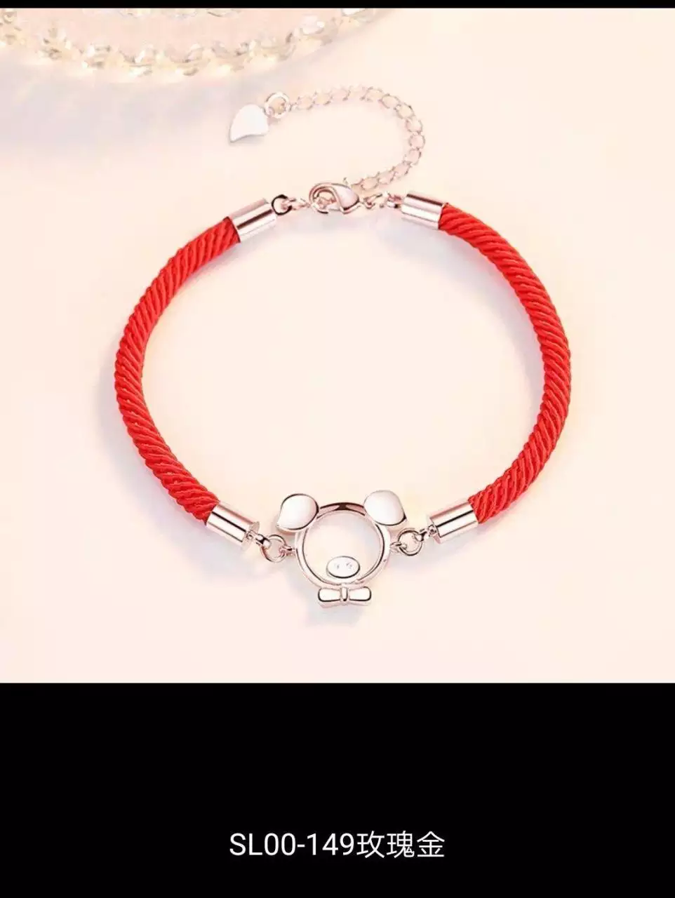 3、86年属虎女佩戴什么好:年属虎女带黄金和玉那个比较适合