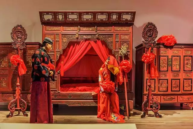 女大男一歲婚配好不好，女大一真的克夫嗎