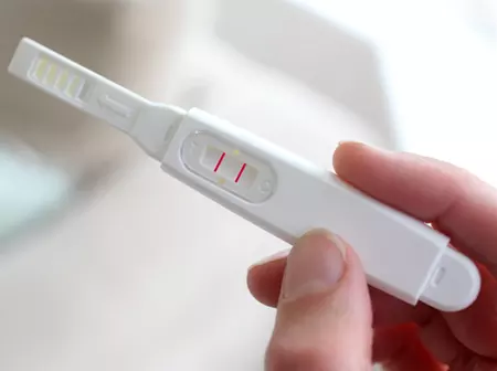 9、生男孩的验孕棒图片:验孕棒颜色深浅和怀男孩女孩有没有关系