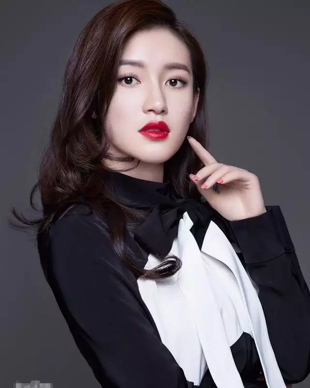 五行土旺的女人：五行金旺 女命太刚怎么化解啊