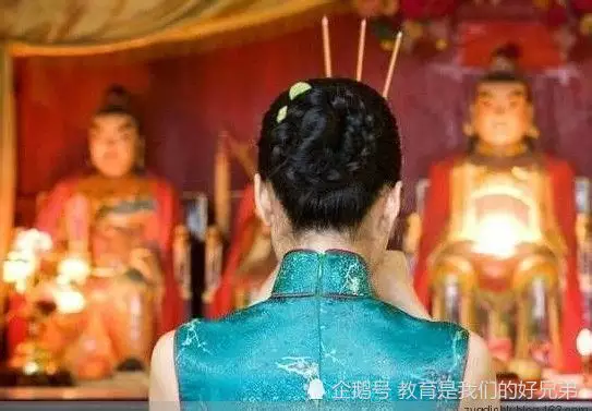 2、三根香头图解搭香:香谱72图解大图上香时应该先插哪支香