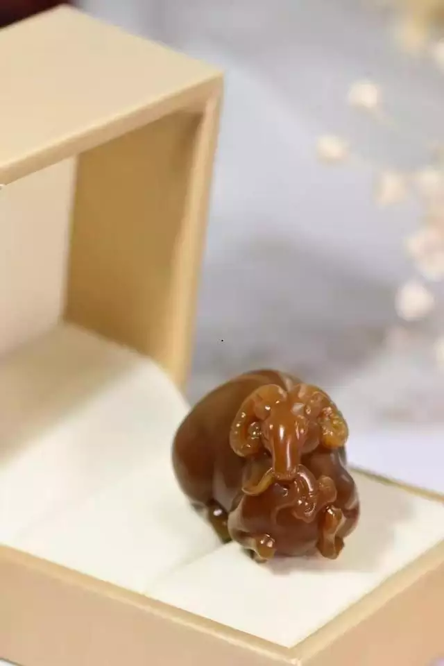 属虎的人应该佩戴什么玉器，属虎戴什么最合适