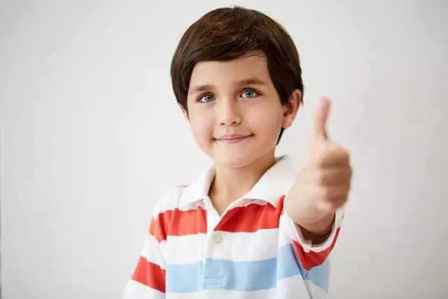 男孩生初一克父母是嗎，5月初一生命運如何