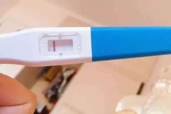 11、听说现在有种可以验出是男孩女孩的验孕棒，但不知道是多少天才能验出来，请问这种验棒准确吗？