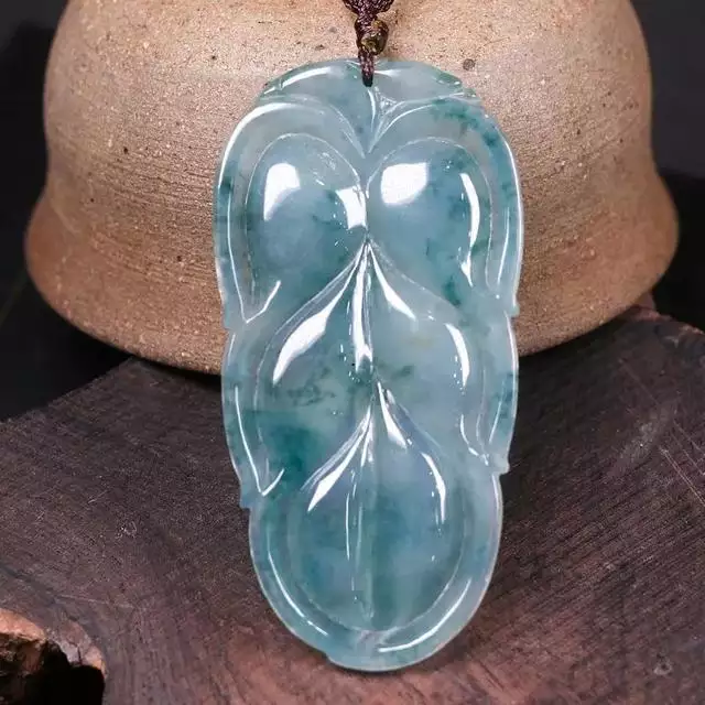 属牛的女人能戴翡翠吗，属牛的人能带金首饰吗