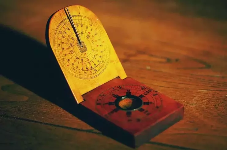 3、免费算八字看一生运程:求算命师解一生运程