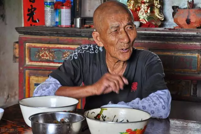 1年的羊是什麼命缺什麼，屬羊五行屬土缺什麼"
