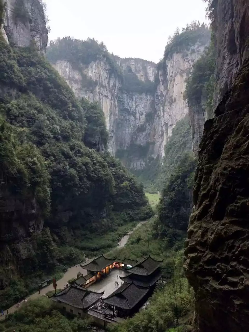 3、三兩八錢女命中年大劫是什麼劫數:三兩八錢的女命會很苦嗎？是不是勞碌命？