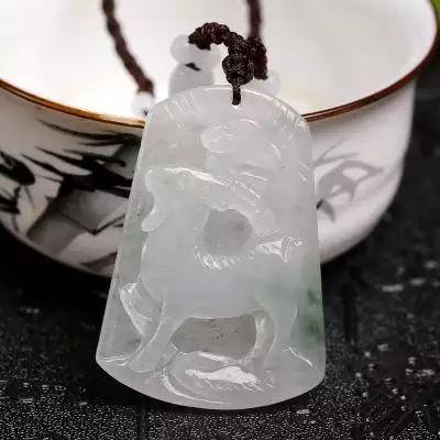 屬羊的佩戴什麼掛件更好，屬羊人佩戴什麼生肖吊墜好