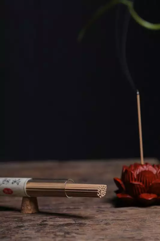 1、香道有什么好处:香灰的主要成分和作用