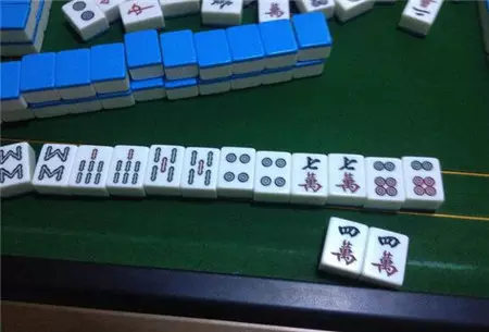 1、打麻将怎么能赢到钱:打麻将怎么能？