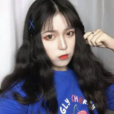 姐妹情侣头像一人一张照片