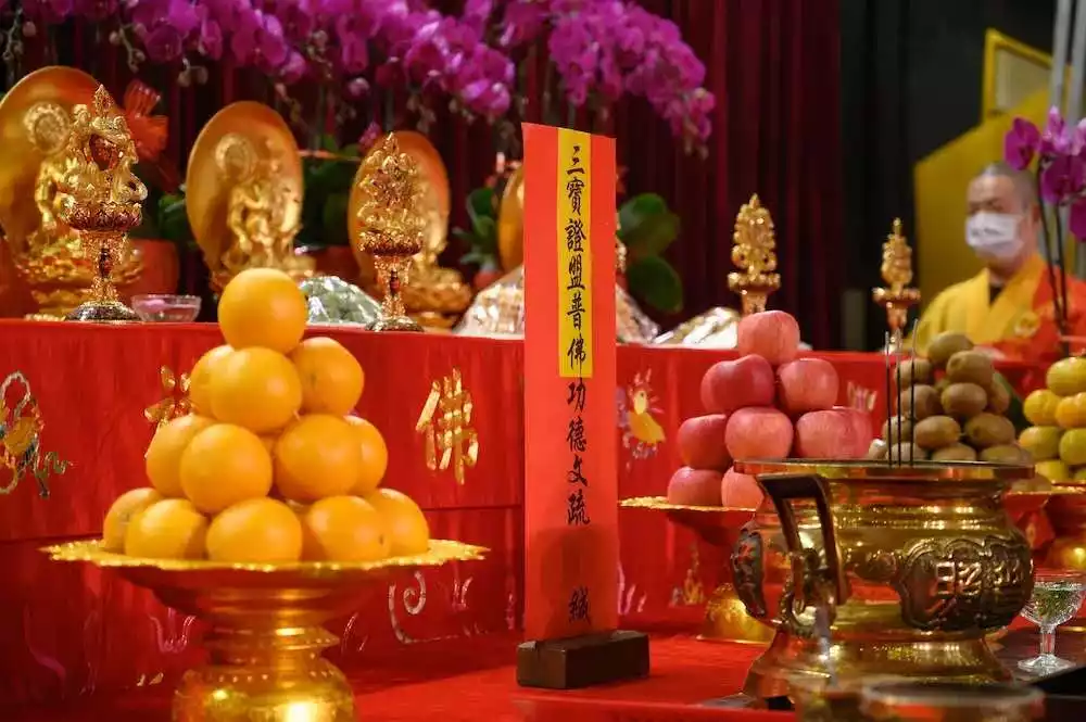 1、为什么在给烧香的时候会出现香这是什么回事啊？