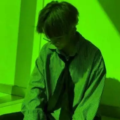 情侣头像绿色系:帮我找个绿色系的情侣头像,要一对的。最好是一女指一男的