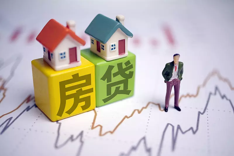 7、属相鸡适合买东户还是西户:93年腊月属鸡的男孩买的适合买几层东户好还是西户号？