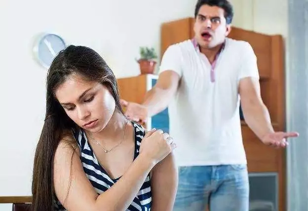 3、只給性不給錢的婚外情:男人只給她錢不給她性,還愛她嗎？