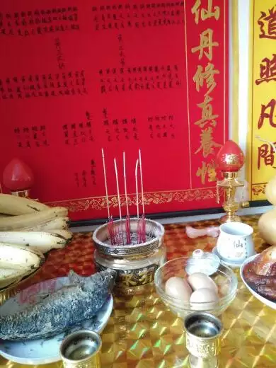 2、上香出現黑心香代表什麼意思:送香時出現黑心香是怎麼回事啊?