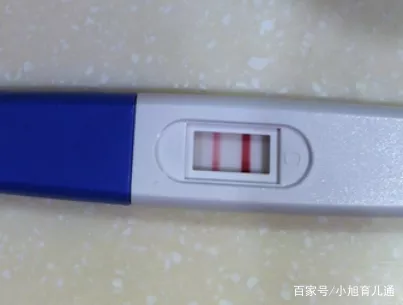 8、生男孩的验孕棒图片:验孕棒一深一浅是生男孩还是女孩